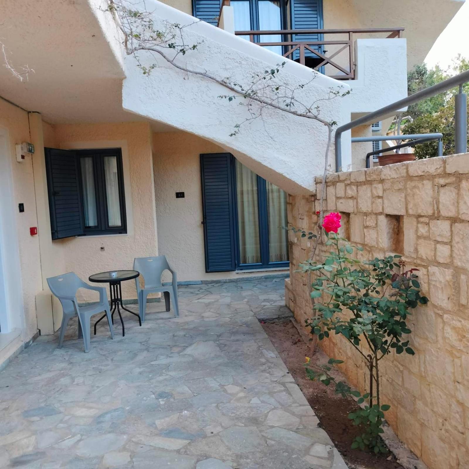 Nancy - Chara Apartments Karteros Exterior foto